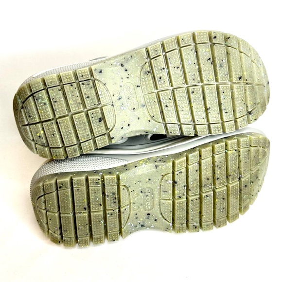 Crocs Classic Mega Crush Sandal - Picture 7 of 7